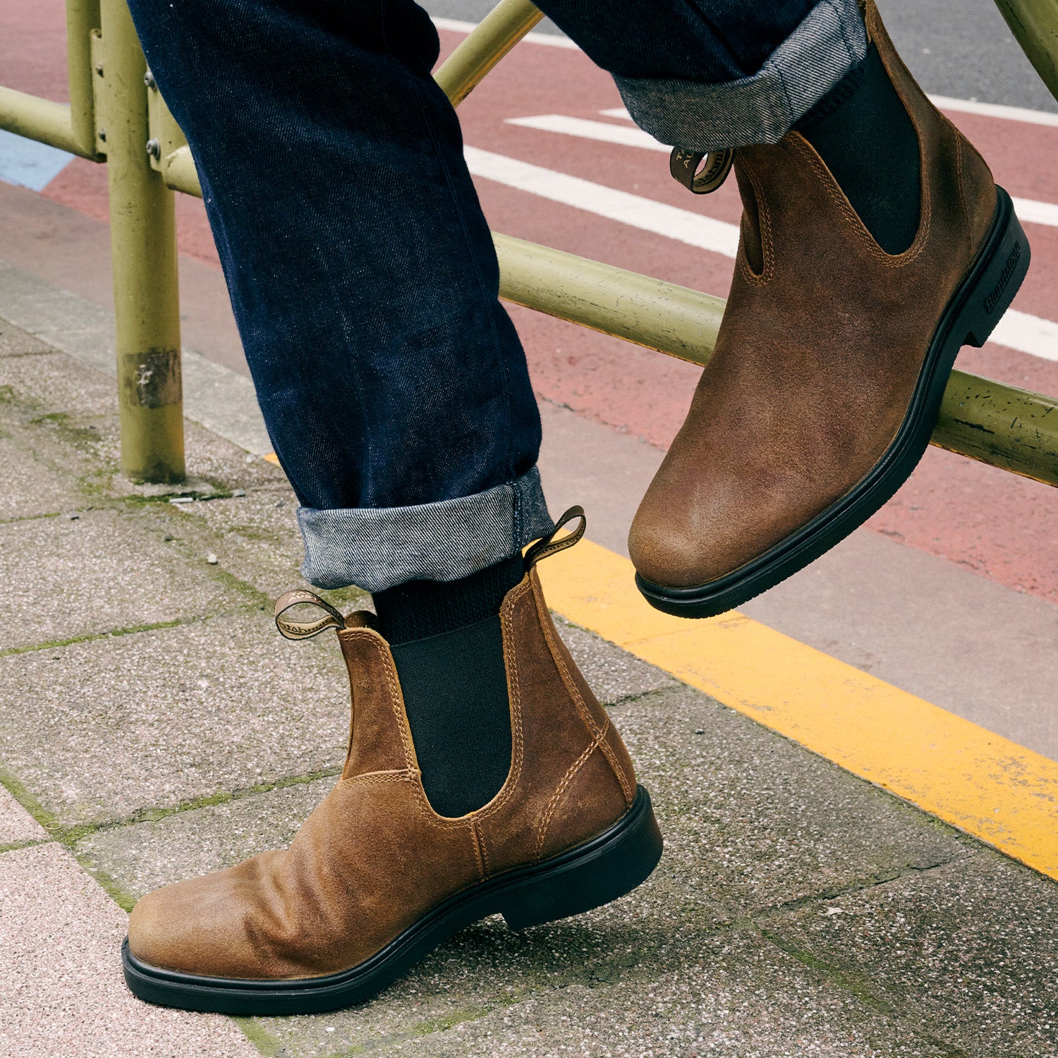Blundstone 2581 Chisel Toe Waxed Suede Tobacco - Image 3
